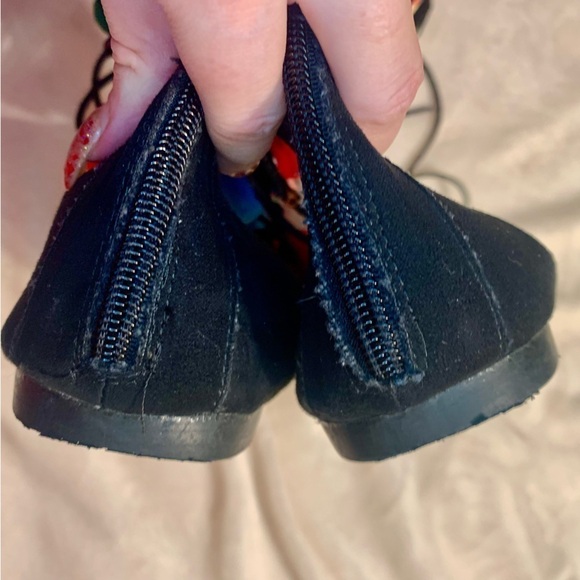 NEW Boho Sandals Sz 9 Bamboo Flat Strappy Sandals Black Multicolored Knit Poms - Picture 7 of 16